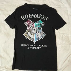 Harry Potter The 4 Houses of HOGWARTS Graphic T-Shirt Sz. XS OFFICIAL- EUC